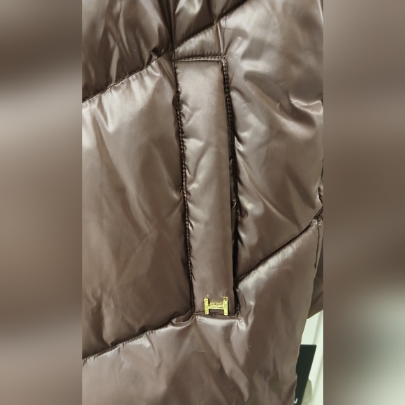 Halston Luxe Chocolate Brown Faux‑Fur Trim Quilted Puffer Coat – Small – NWT - Picture 5 of 11